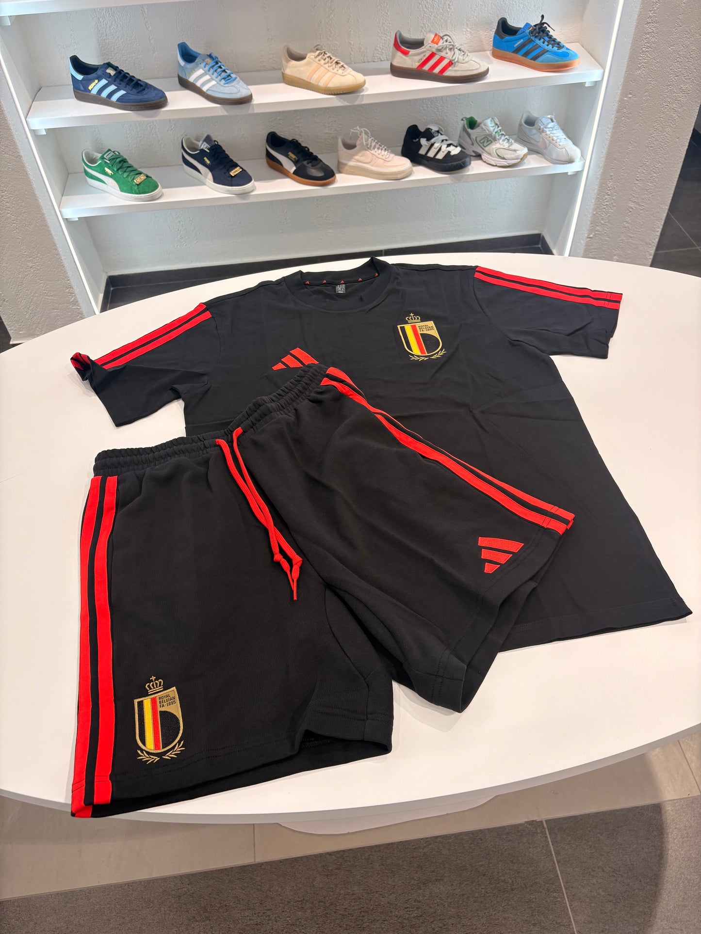 Completino Belgio TOTAL black