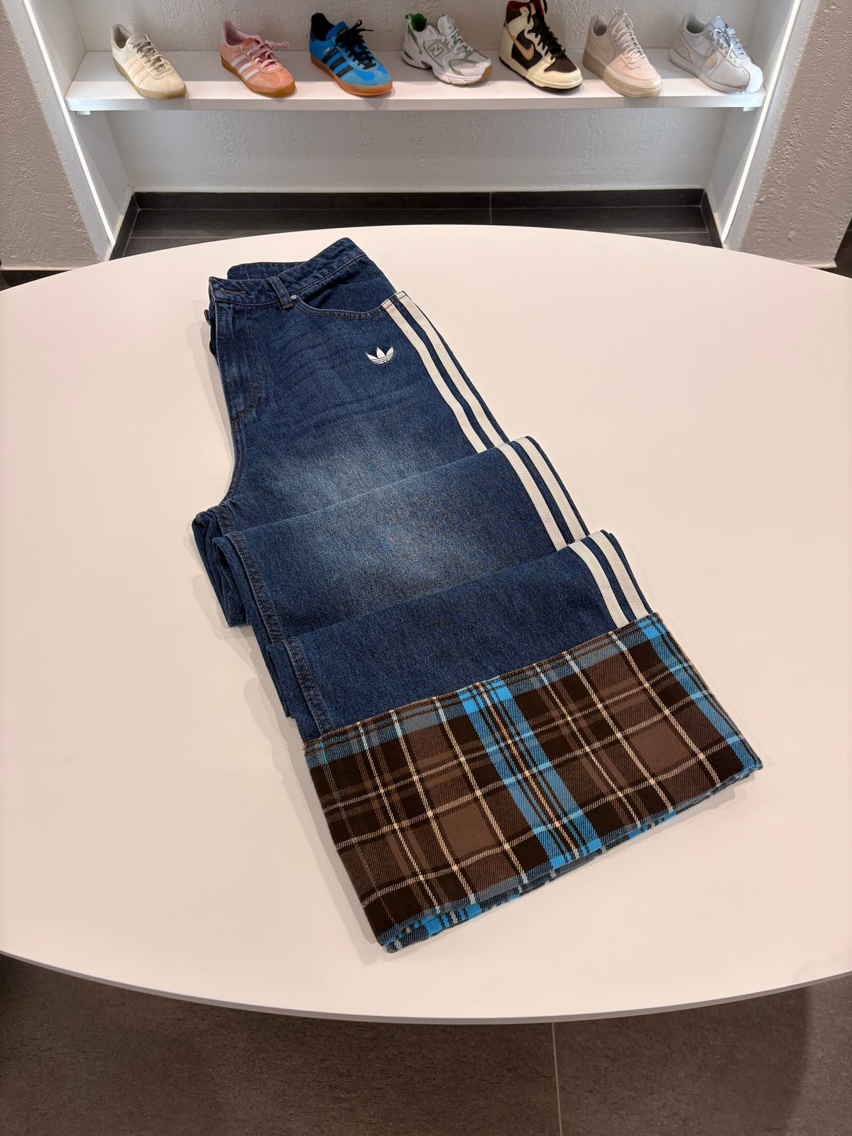 Jeans a gamba larga Adidas