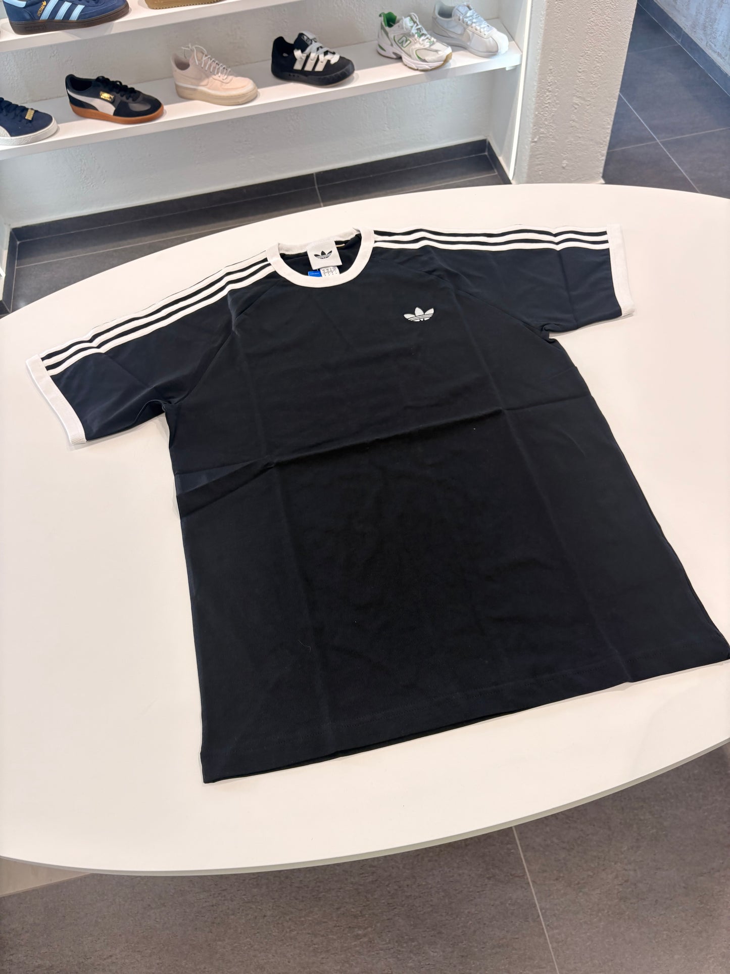 T-shirt Adidas 3 stripes black
