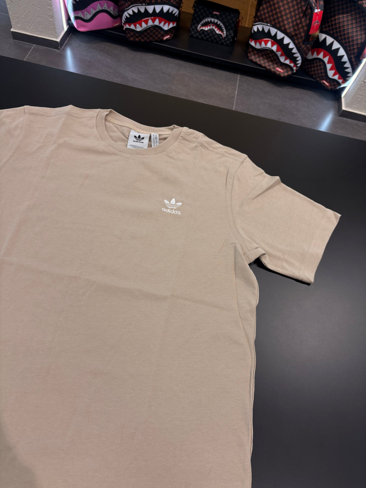 T-shirt Adidas basic beige