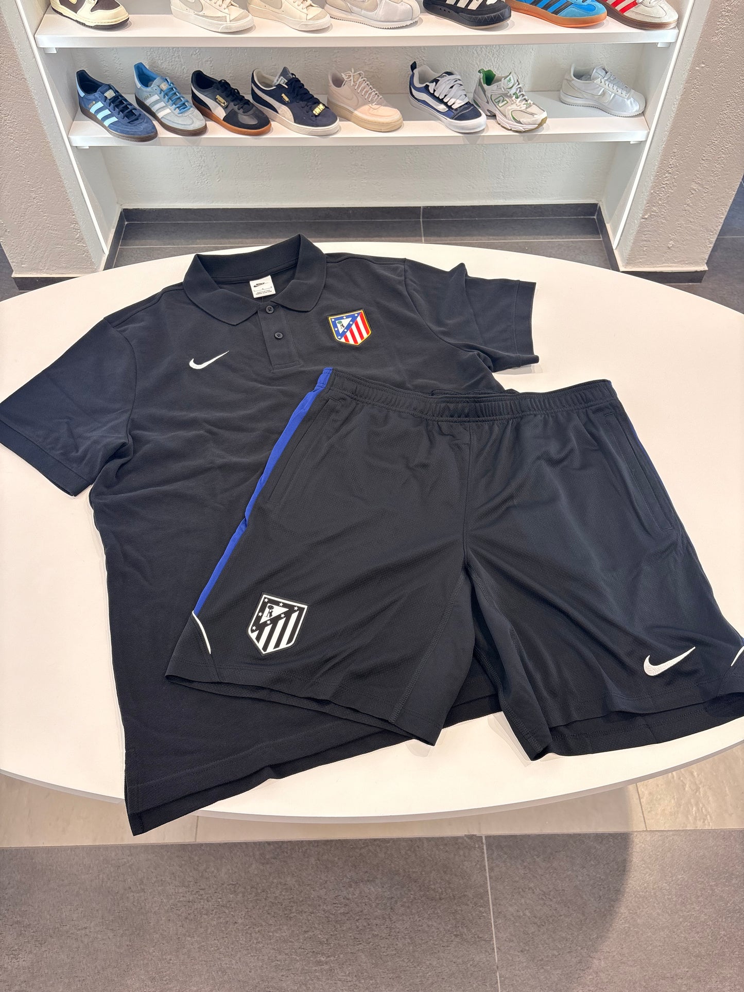 Completino Nike X atletico Madrid