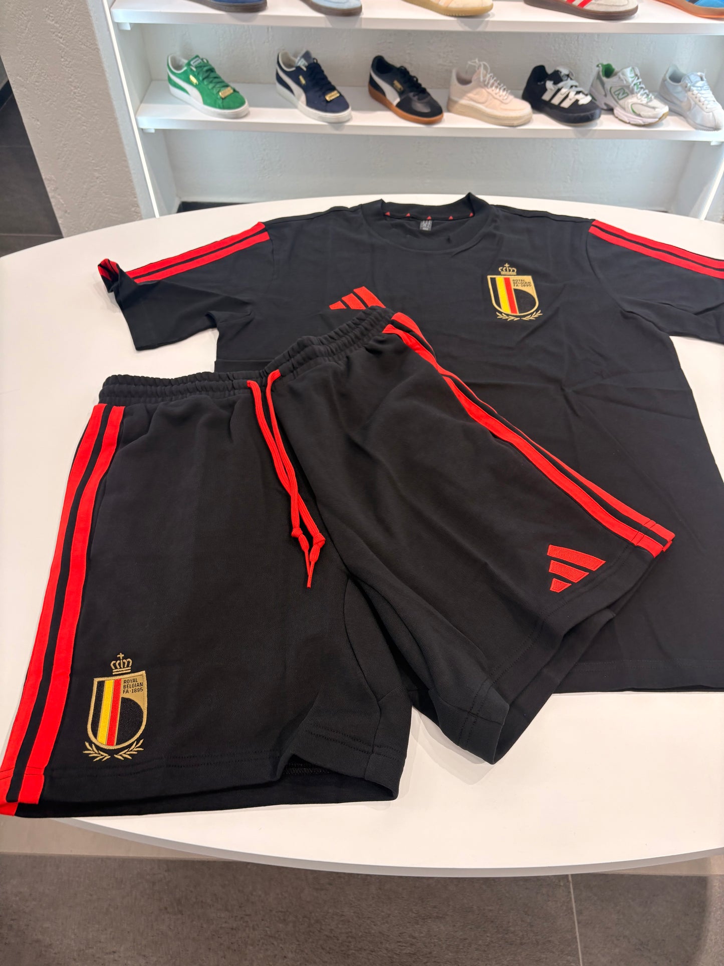 Completino Belgio TOTAL black