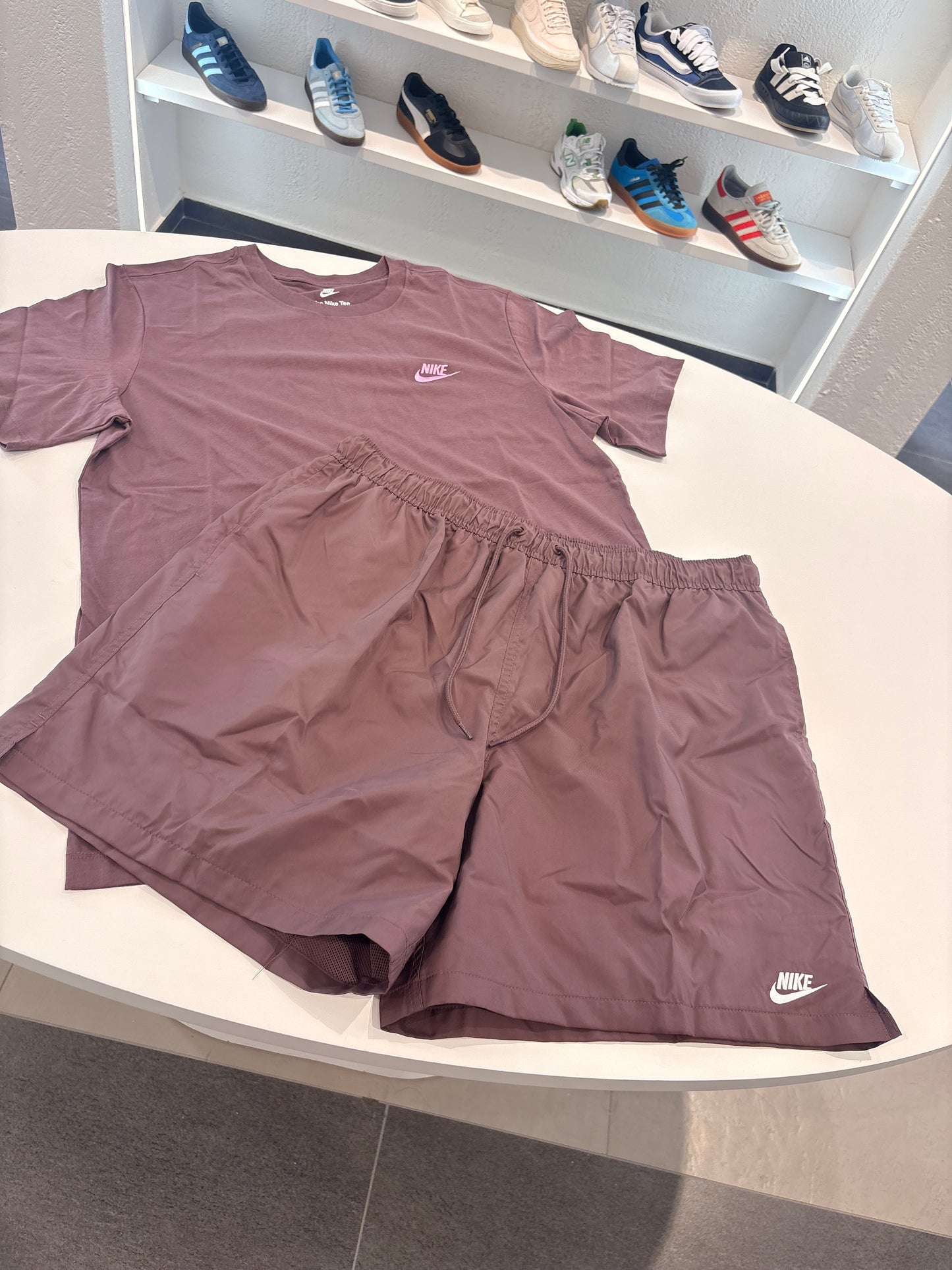 Coordinato Nike Marrone