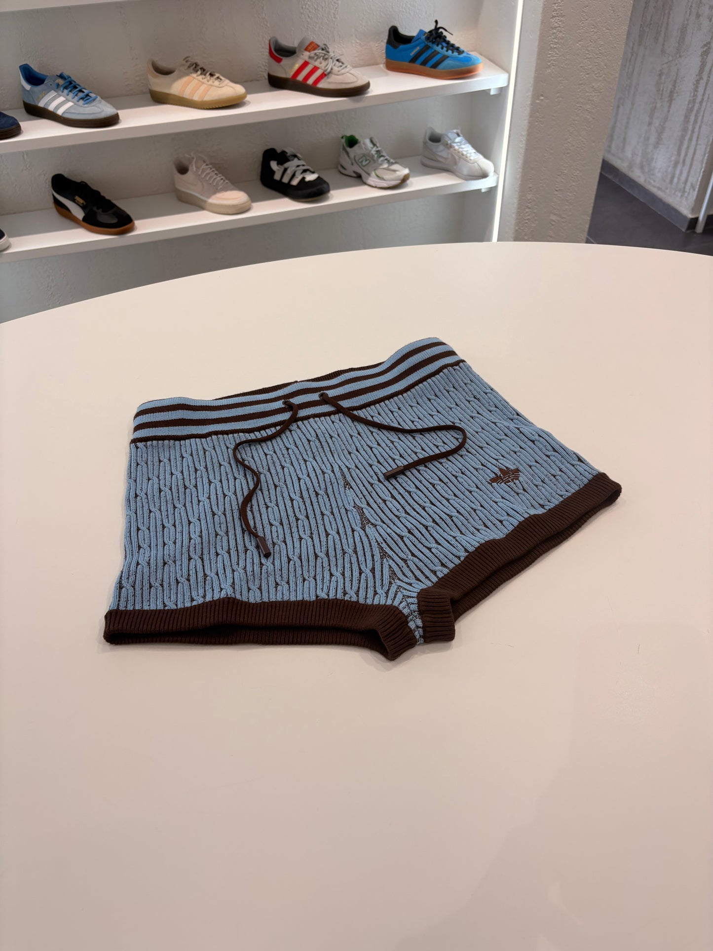 Shorts Adidas ORIGINALS in maglia blue brown