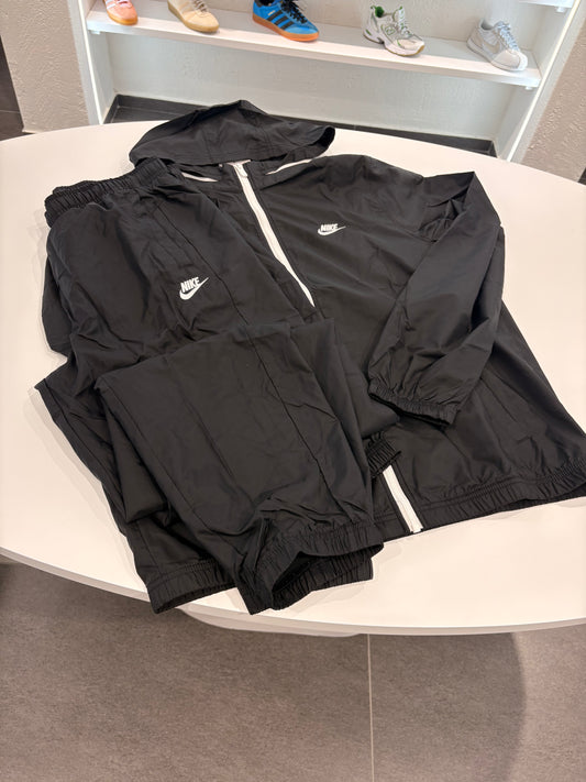 Tuta Nike antivento TOTAL black