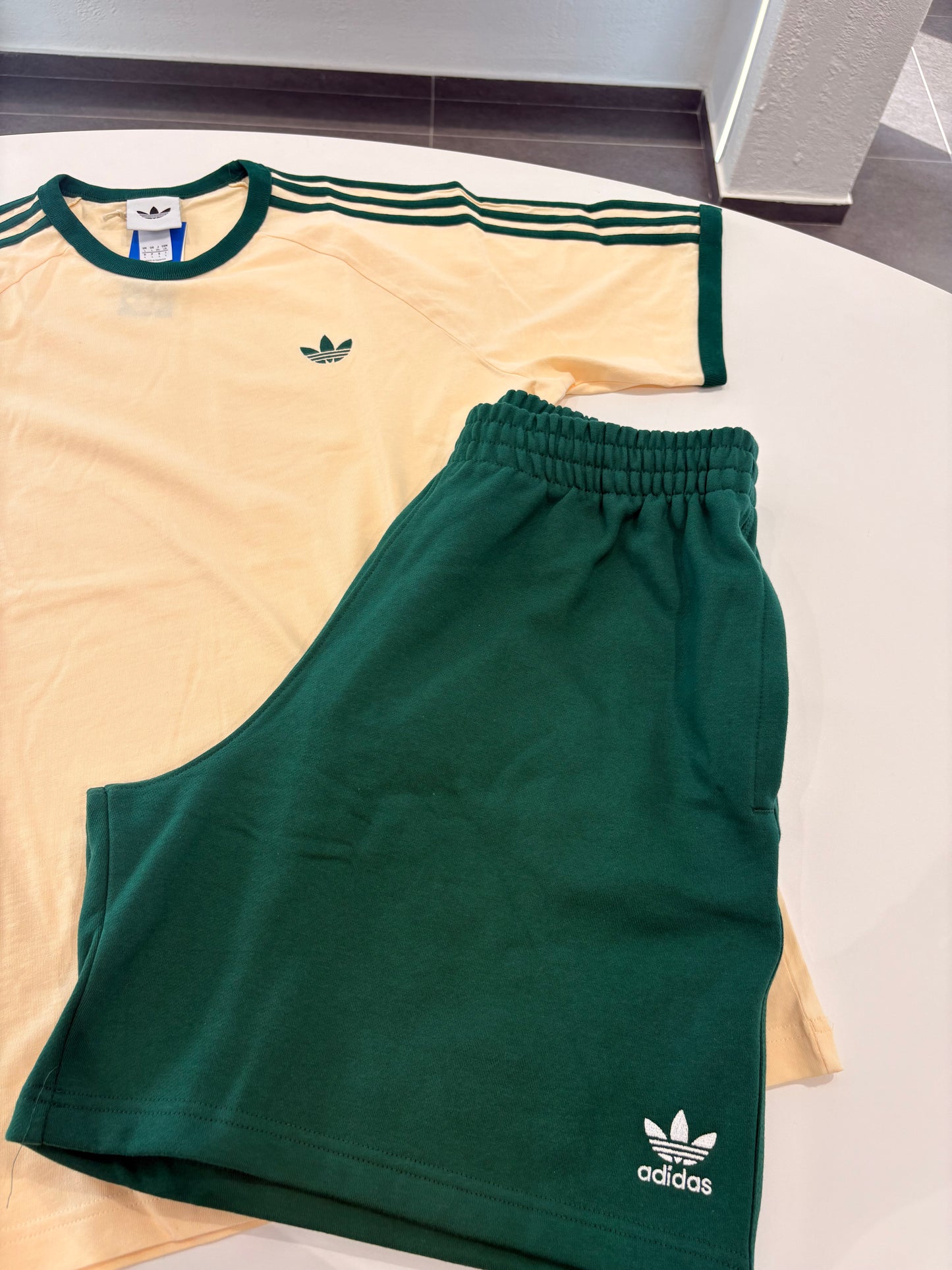 Coordinato Tshirt 3 stripes green