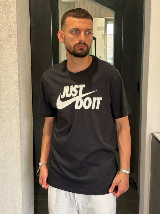 T-shirt Nike
