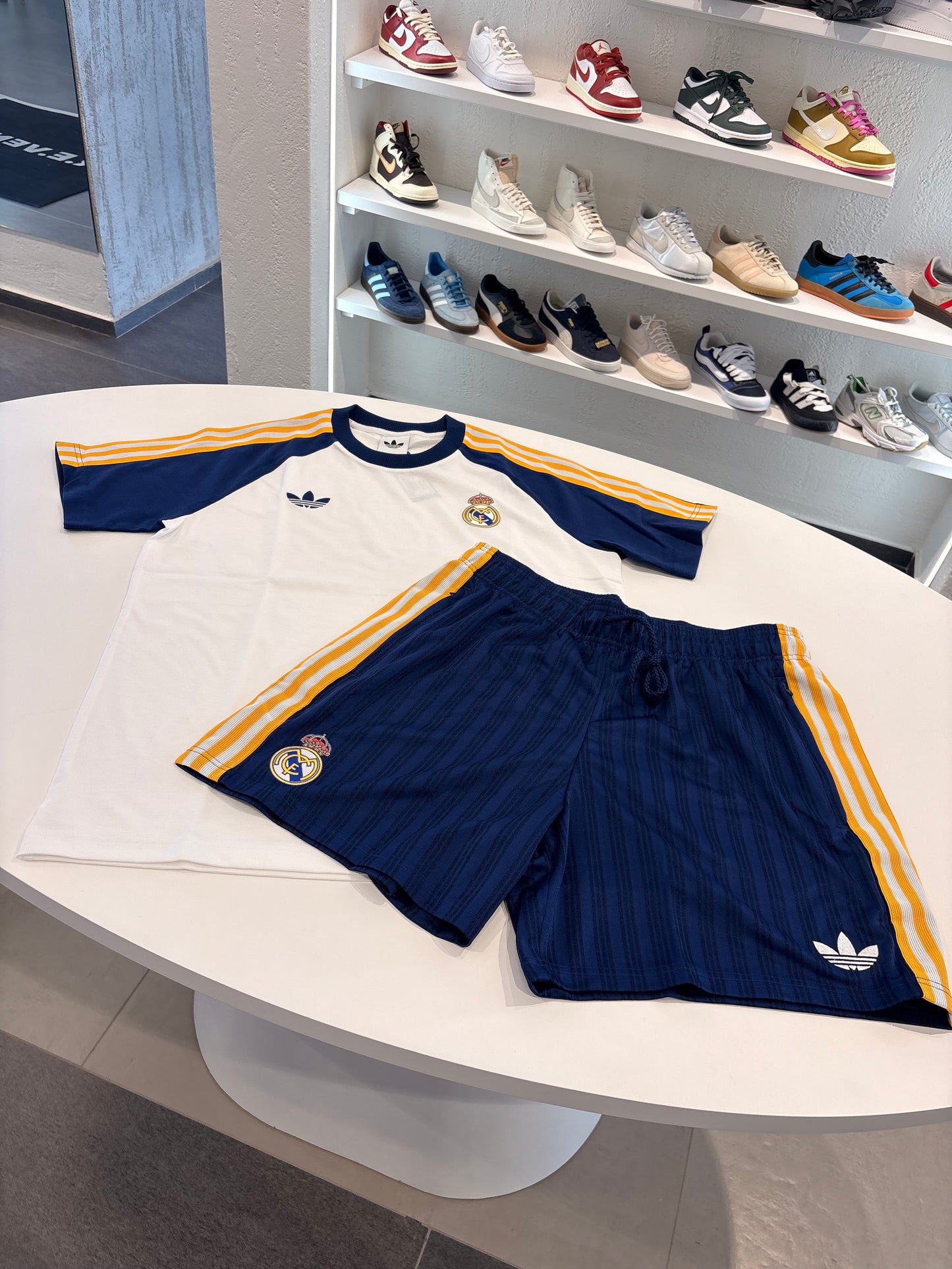 Completino T-SHIRT REAL MADRID